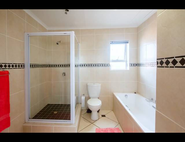 4 BEDROOM HOUSE FOR SALE IN WAVECREST